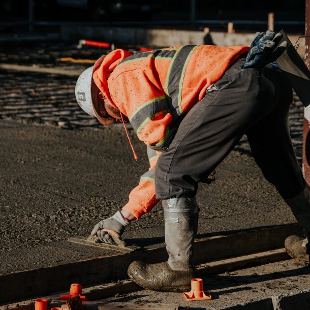 chantier de béton projeté et parois clouées